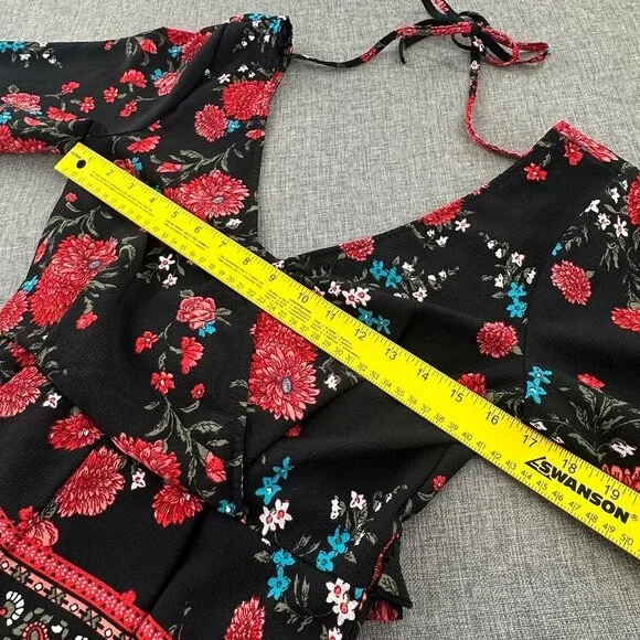 NEW! Miami By Francesca's Romper Small Floral V-Neck Black Red Figure Flattering - Picture 9 of 16